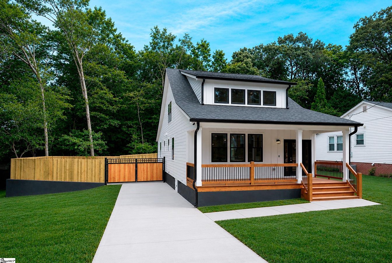 Exterior of 7 Dixie Avenue